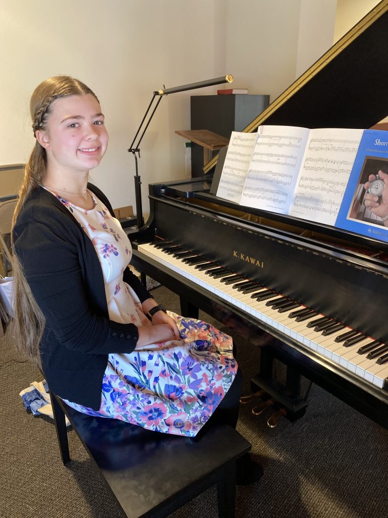Meet Our August Students of the Month: Chloe & Savannah - Busy People Piano